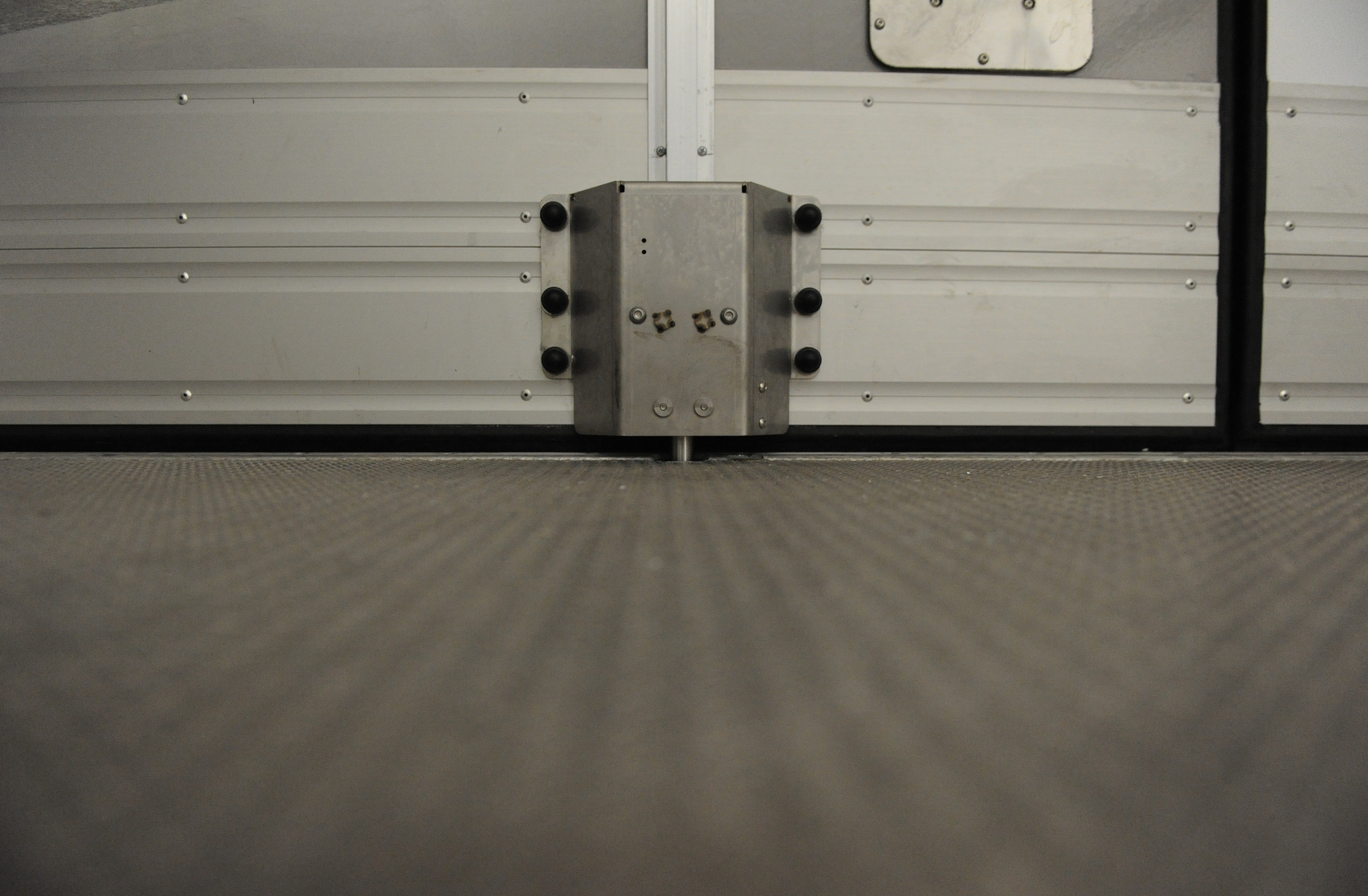Maple Barndoor FreightLock