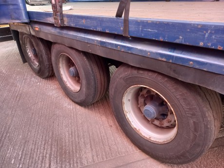 2019 Used 4.2m high SDC Curtainsider Trailer Wheels