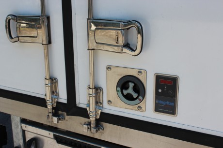 Maple Barndoor Integritas