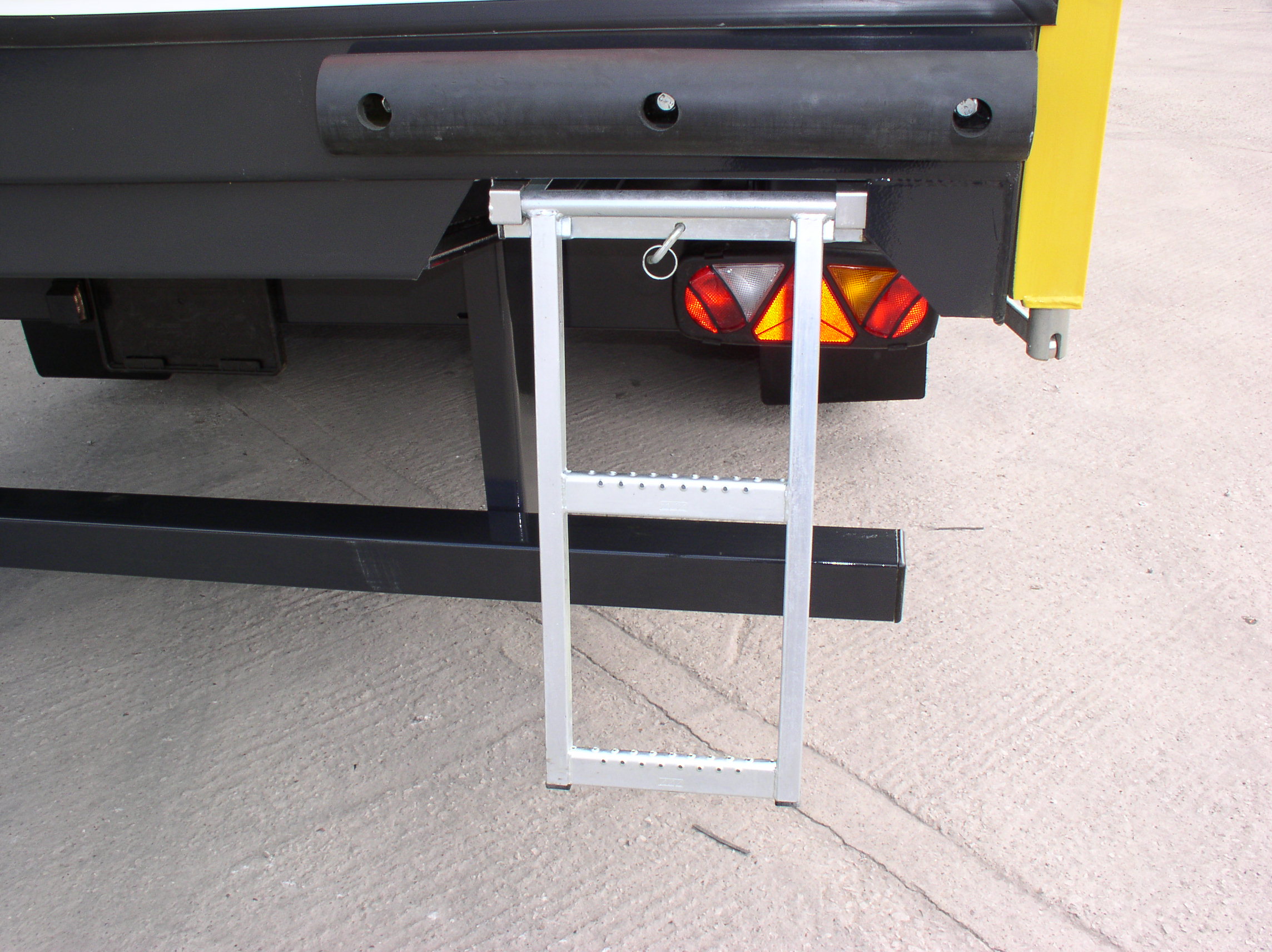 2 Rung Pull-Out Drop-Down Step